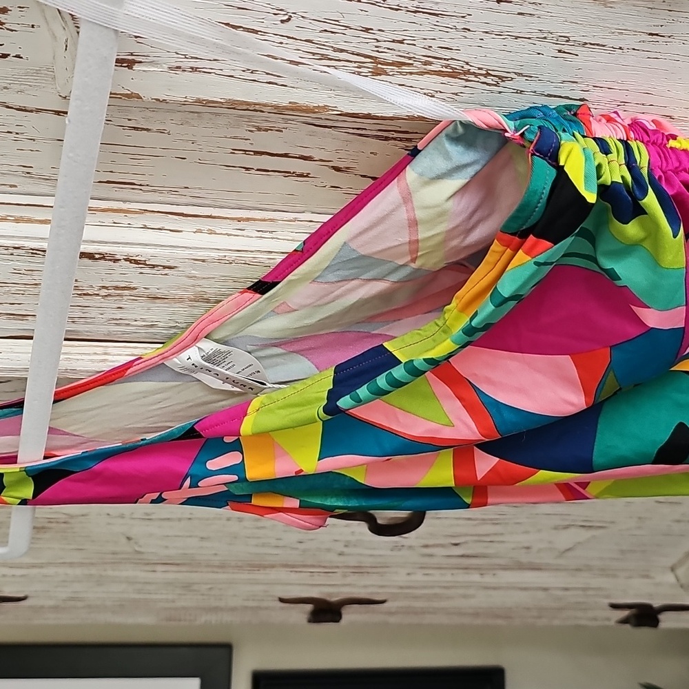 NWT Trina Turk One-Shoulder Leaf Print Dress in Pink, Green, Blue - SIZE SMALL - Picture 4 of 4